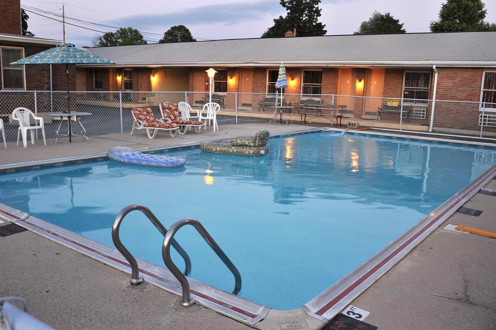 Dutch Motel By Oyo Near Hershey Park Palmyra Exterior photo